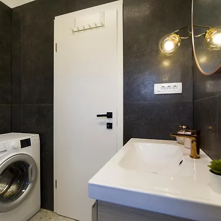 Luxury Joy In New - With Heated Pool Apartman Split
