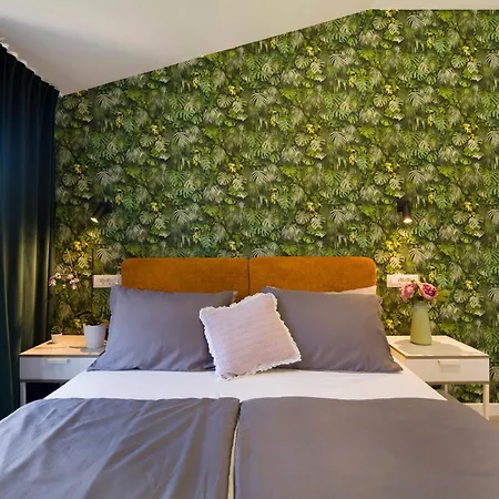 Luxury Joy In New - With Heated Pool Apartman Split
