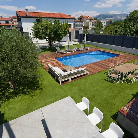 Luxury Joy In New - With Heated Pool Apartman
