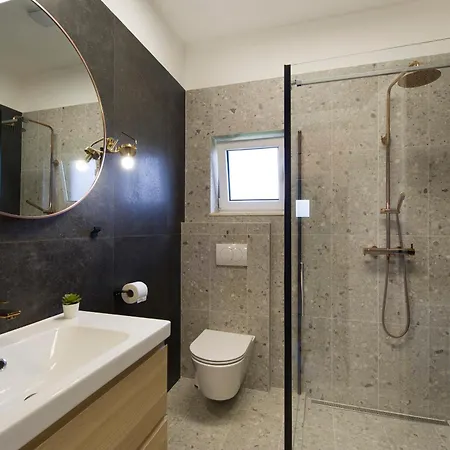 Luxury Joy In New - With Heated Pool Apartman