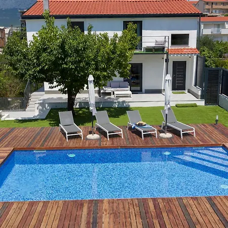 Luxury Joy In New - With Heated Pool Apartman *