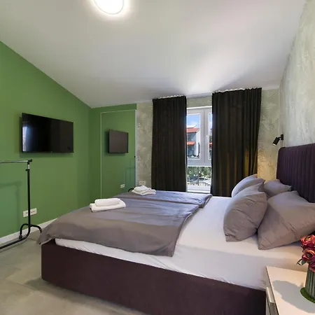 Luxury Joy In New - With Heated Pool *