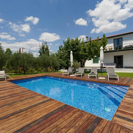 Luxury Joy In New - With Heated Pool Apartman