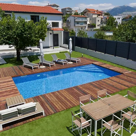 Luxury Joy In New - With Heated Pool Apartman *